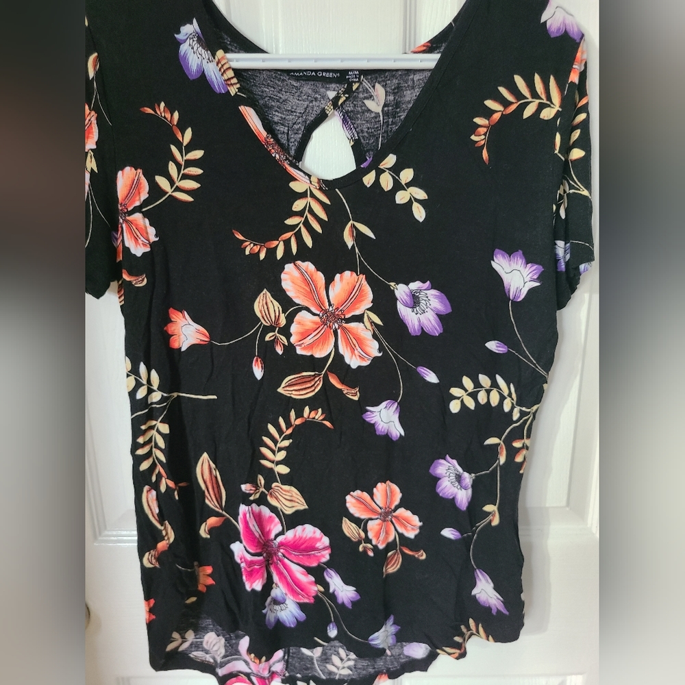 Amanda Green Floral Tee size medium